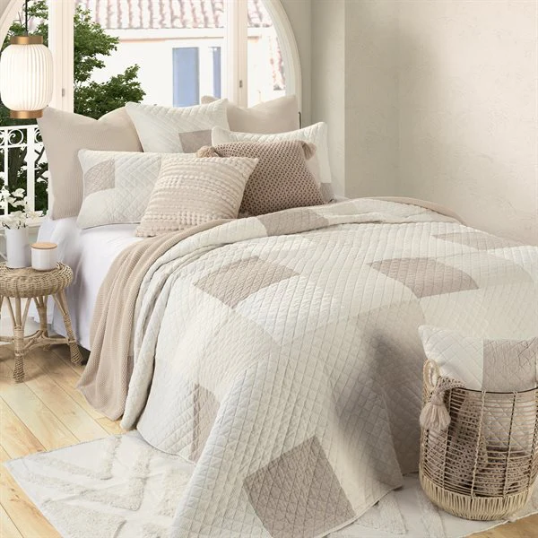 Quilt & Sham Set, Meringue - King - Image 1