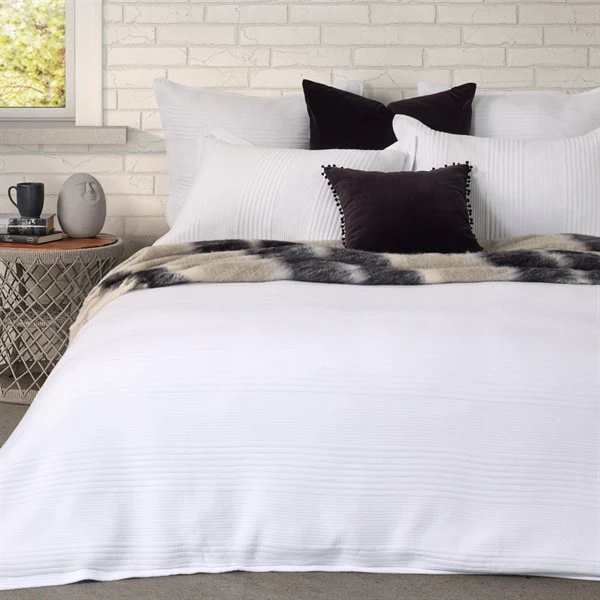 Duvet Cover & Shams Set -Suite White - Image 1