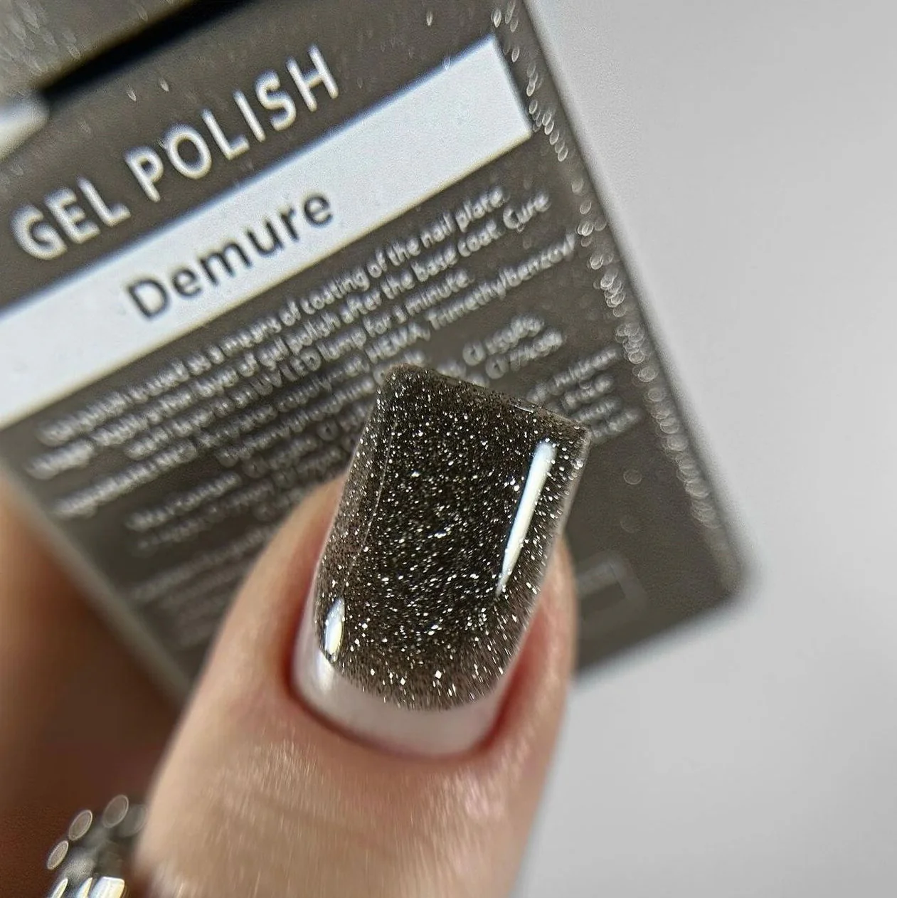 HEYLOVE - Reflective Gel Polish Demure, 15ml - Image 2