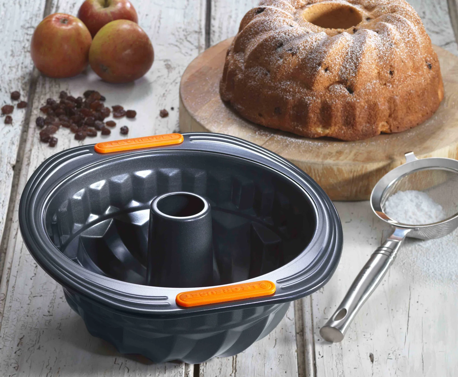 Non-Stick Bundt Pan - Image 2