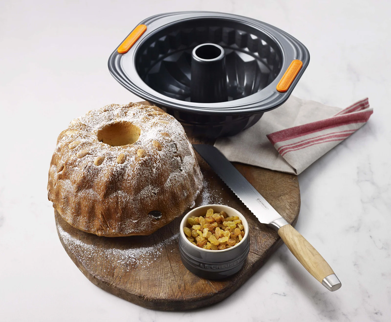 Non-Stick Bundt Pan - Image 3